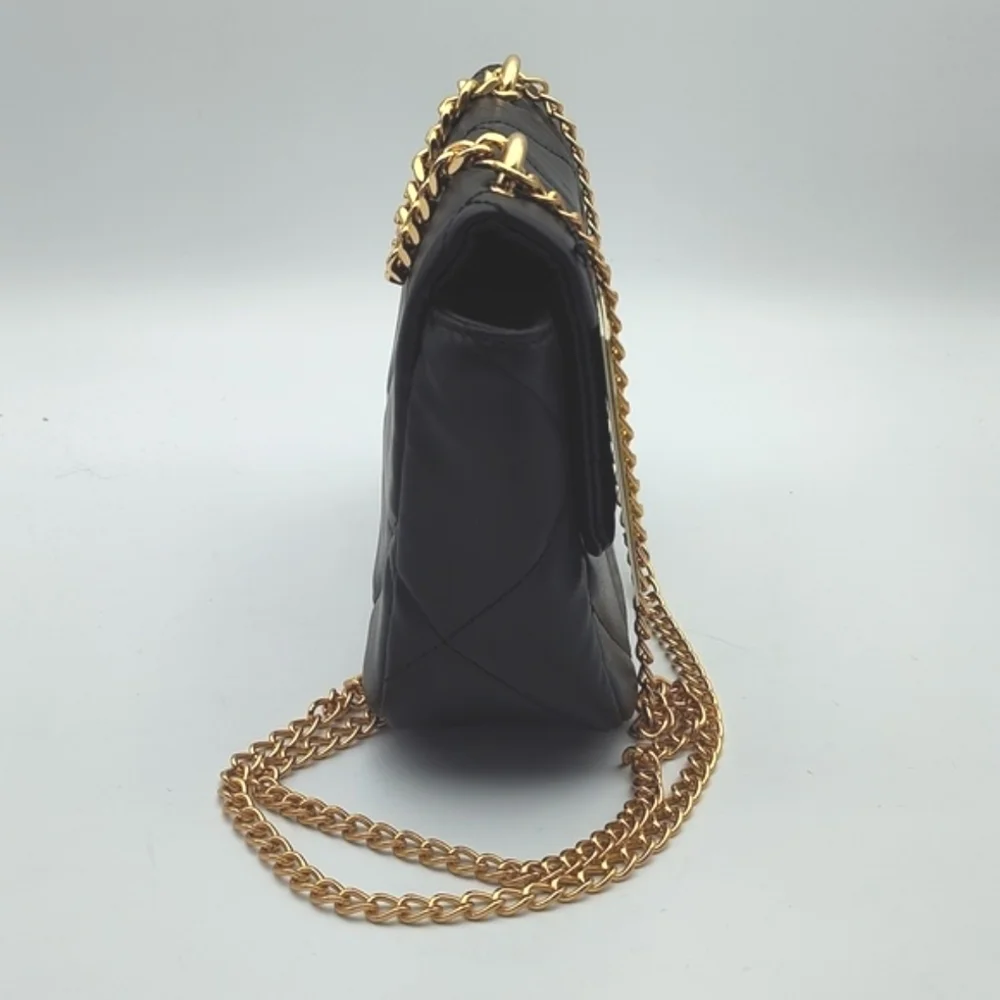 NWT BADGLEY MISCHKA LARGE DIAMOND QUILTED CROSSBODY BAG $149 - Picture 4 of 13